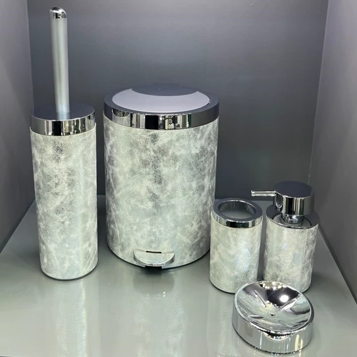 سرویس بهداشتی پنج پارچه مدل لوکس چرم نقره ای ابر و بادی کد F08 بتیس